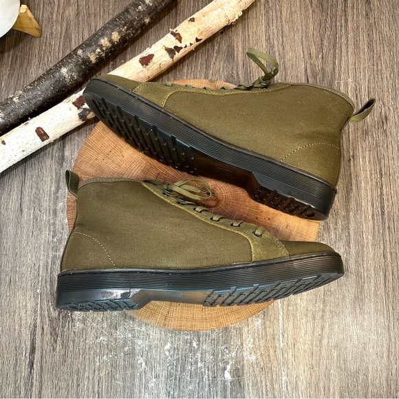 *Dr. Martens | Green Coburg Lace Up Boots Size fits like 10.5 W (marked 10M) - Picture 9 of 15